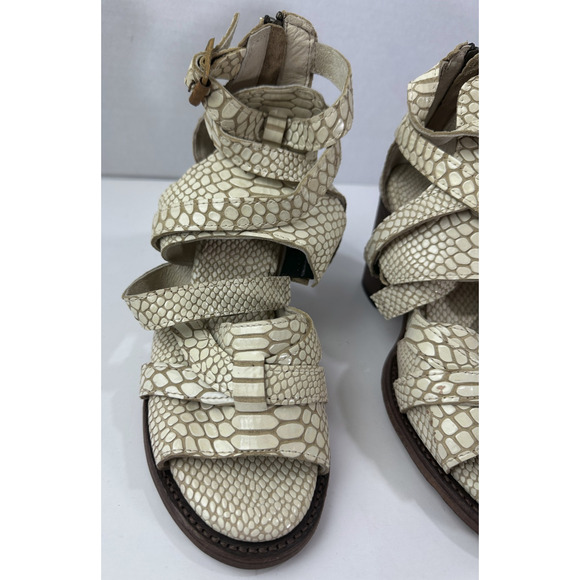 Freebird by Steven Rare Claw Python Snake Heel Sandals Strappy Cream Size 7 EUC - Picture 3 of 16